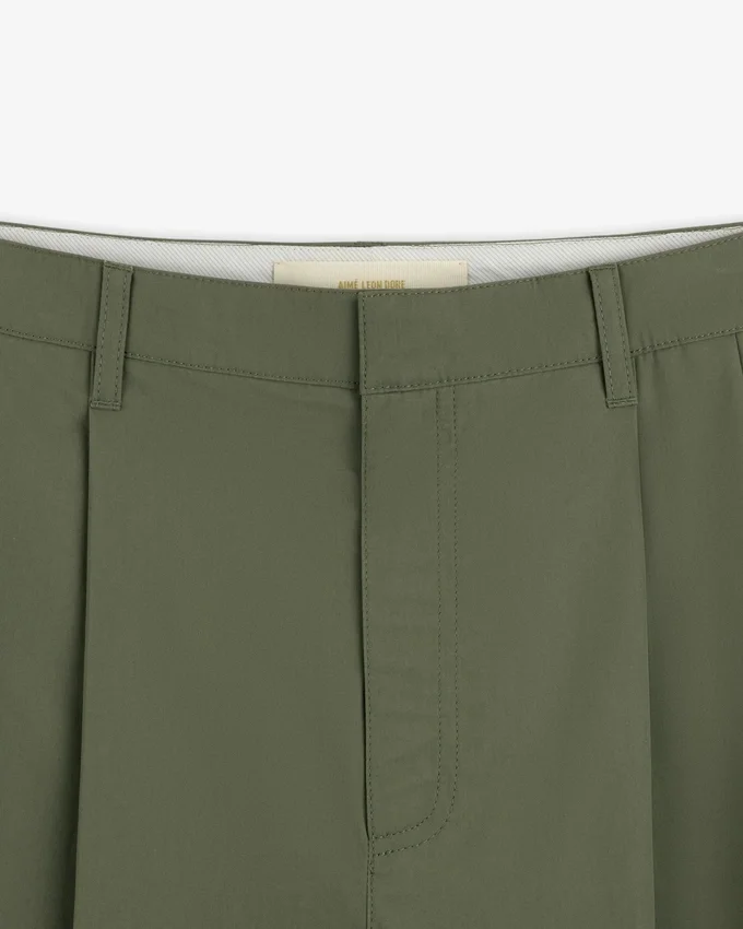 Lightweight Pleated Cotton Trouser